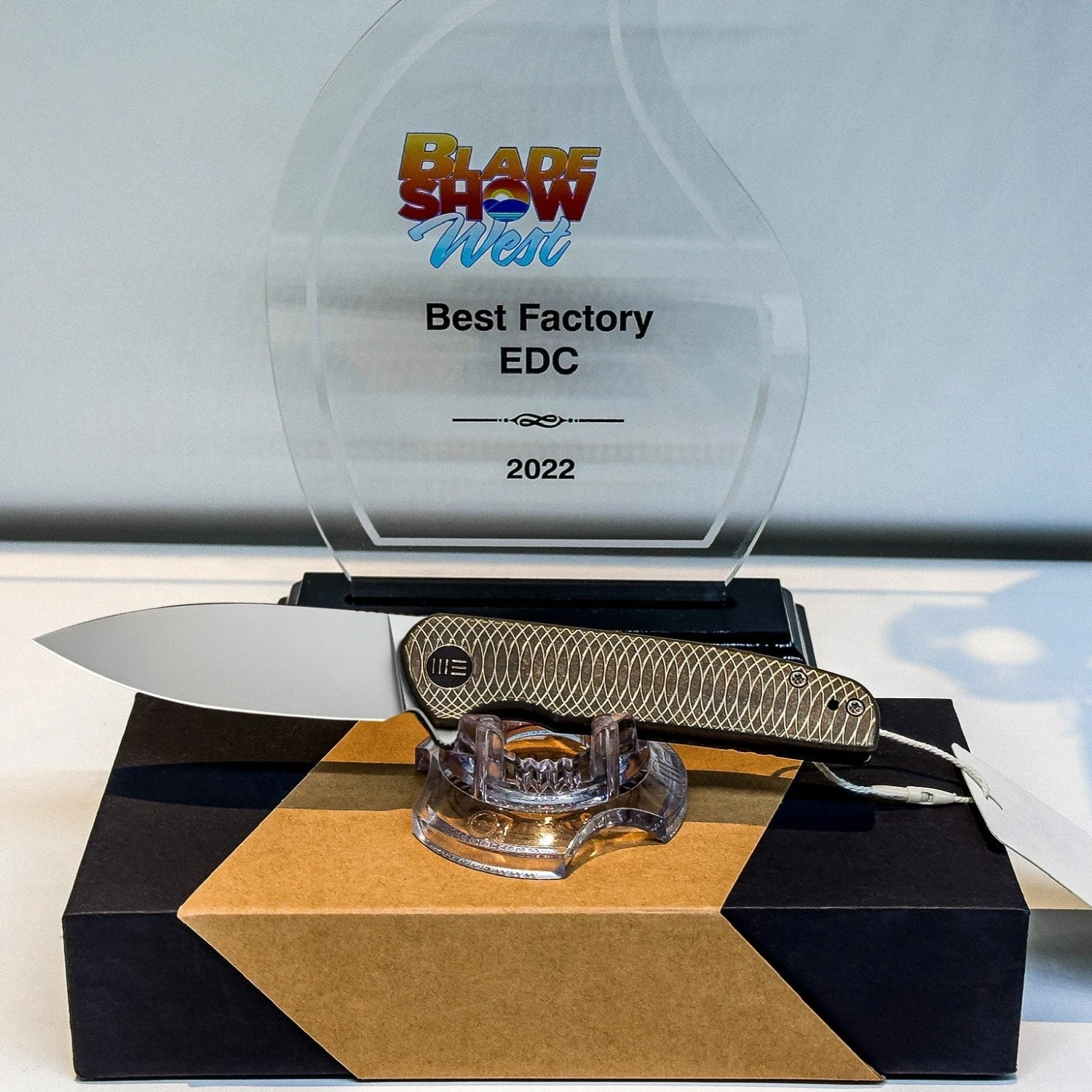 WEKNIFE Shakan Flipper Knife Titanium Handle (2.97" CPM 20CV Blade) WE20052C-2 4 WEKNIFE Shakan Flipper Knife Titanium Handle (2.97" CPM 20CV Blade) WE20052C-2 - Image 2